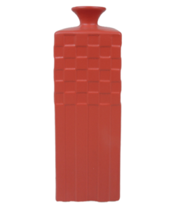 Hoge vaas poppy red aardewerk vaas rood hinck amsterdam woonaccessoires met bijzondere texturen met oog voor detail van een hoge kwaliteit