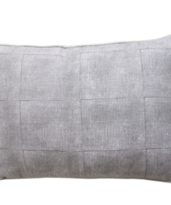 Voile grey kussen hinck amsterdam woonaccessoires met bijzondere texturen met oog voor detail van een hoge kwaliteit