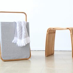 Interieur inspiratie bamboe bamboo naturel spiegel wasmand tijdschriftenbak krukje badkamer slaapkamer nieuwste trend vernieuwend hinck amsterdam woonaccessoires