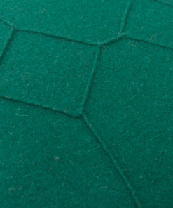 hexagon cadmium green detail kussen donker groen hinck amsterdam wolvilt 40x60cm woonaccessoires met bijzondere texturen met oog voor detail, handgemaakt en of handgeweven