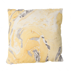 Marble yellow geel oker ochre marmer goud kussen hinck amsterdam katoen digital printing 50x50cm woonaccessoires met bijzondere texturen met oog voor detail, handgemaakt en of handgeweven